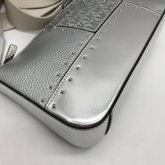 Michael Kors Silver Leather Jet Set Travel Tech Crossbody Bag - Picture 7 of 11